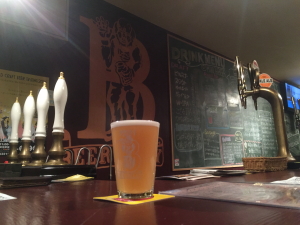 BEER BELLY �V���i�r�A�x���[�Ă�܁j�̃r�[���ƃr�[��TAP