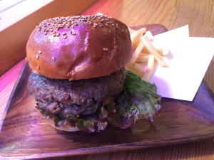 �����x�N���t�g�r�A�H��dig beer baR�i�f�B�O�r�A�o�[���j�̃n���o�[�K�[