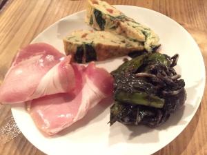 BEER BELLY�i�r�A�x���[�j�̎O�퐷��