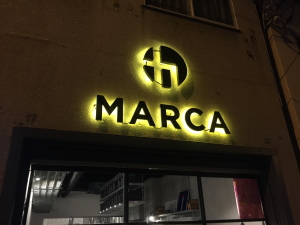 MARCA�i�}���J�j�̊Ŕ�