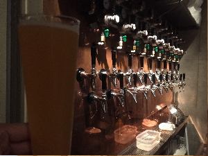 SMOKE HOUSE APE�i�X���[�N�n�E�X�G�C�v�j�̃r�[��TAP