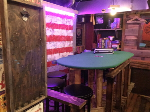 T.N.T. Craft Beer Pub & Bottle Shop�i�e�B�[.�G�k.�e�B�[�j�̃e�[�u��