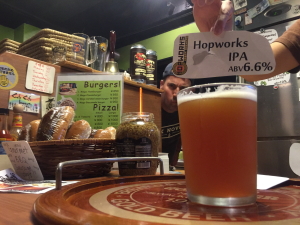 Craft Cafe Imazato�i�����N���t�g �J�t�F�j�̃r�[���ƃJ�E���^�[