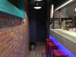 Tap beer club VEND�i���F���h�j�̃r�A�J�E���^�[