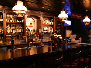 Public House Hosanna �P�H�w�k�X�i�z�T���i �Ђ߂����������j�̃J�E���^�[�ƃr�[��TAP