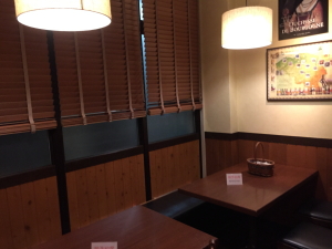 Beer Cafe Barley�i�o�[���C�j�̃e�[�u��