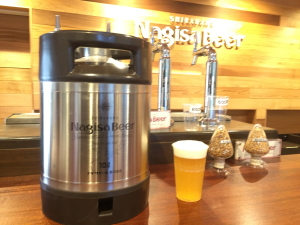 NAGISA BEER�i�i�M�T�r�[���j�J�E���^�[�ƃr�[���M