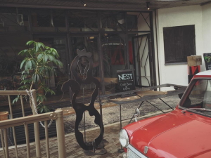 NEST craftbeer&coffee�i�l�X�g�j�̊O�ςP