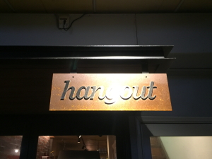 hangout�i�n���O�A�E�g�j�̊Ŕ�