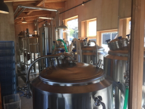 RISE��WIN BREWING�i���C�Y�A���h�E�B���u���[�C���O�j�̃r�[�������^���N