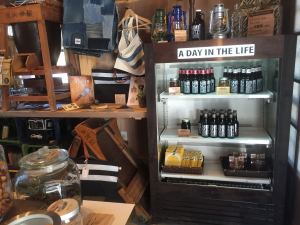 RISE��WIN BREWING�i���C�Y�A���h�E�B���u���[�C���O�j�̕r�r�[��