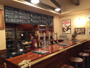 IRISH PUB AmontiLLado�i�A�����e�B���[�h�j